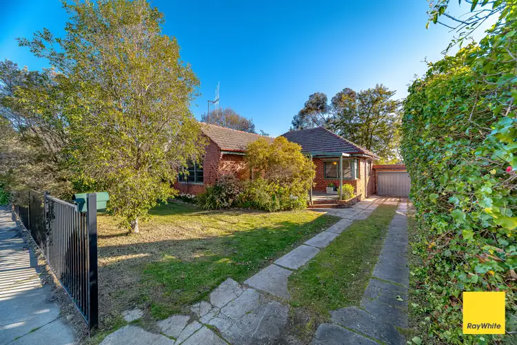 8 Ewing Avenue, Flora Hill VIC 3550