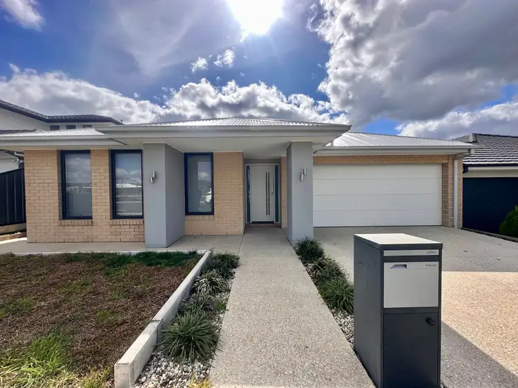 Second view of Homely house listing, 5 Bookham Circuit, Kalkallo VIC 3064