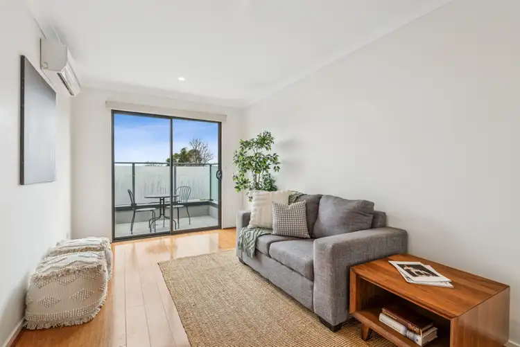 Sixth view of Homely townhouse listing, 2/1 Tulip Crescent, Boronia VIC 3155