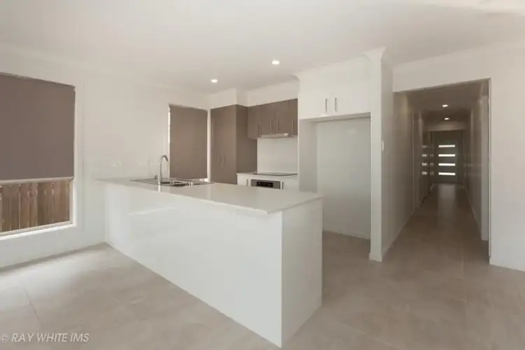 Second view of Homely house listing, 2/20 Cummings Circuit, Willow Vale QLD 4209