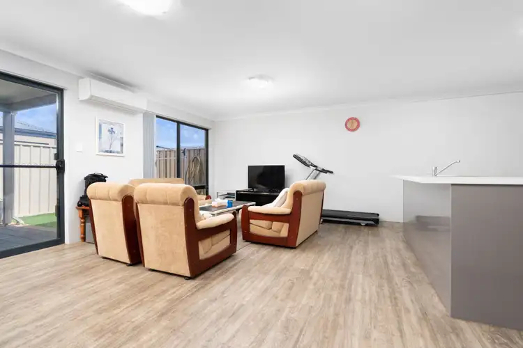 Fourth view of Homely unit listing, 2/212 Place Road, Wonthella WA 6530