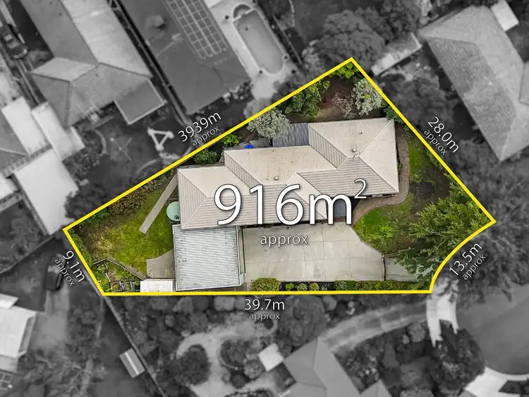 Second view of Homely house listing, 5 Kirkfell Court, Berwick VIC 3806