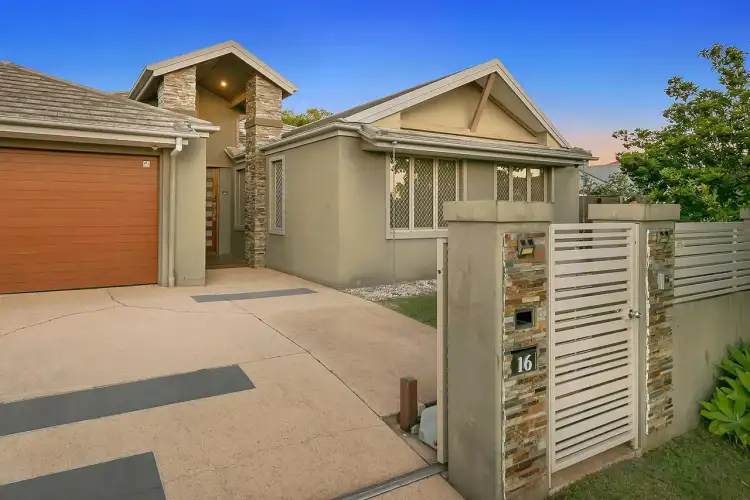 16 Trevi Close, Eight Mile Plains QLD 4113