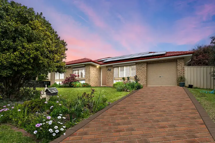 8 Archibald Crescent, Rosemeadow NSW 2560