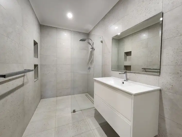 Sixth view of Homely unit listing, 9A Buzolic Court, Carnarvon WA 6701