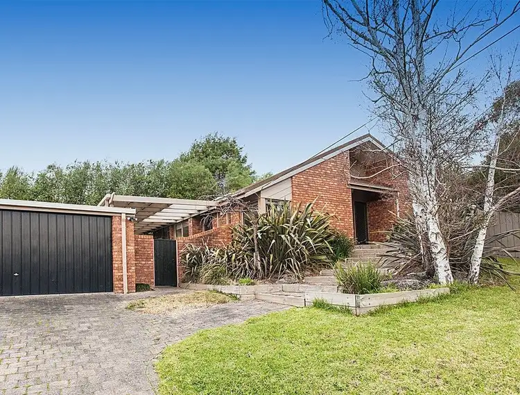 8 Peachwood Place, Croydon Hills VIC 3136