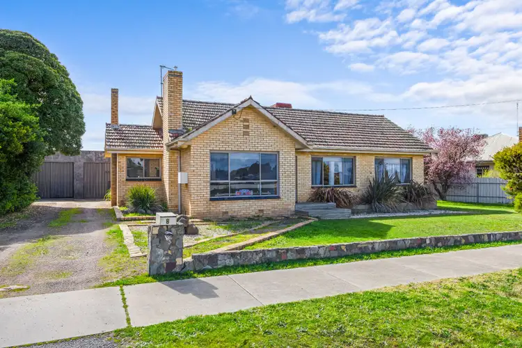 8 Eyre Street, Ararat VIC 3377