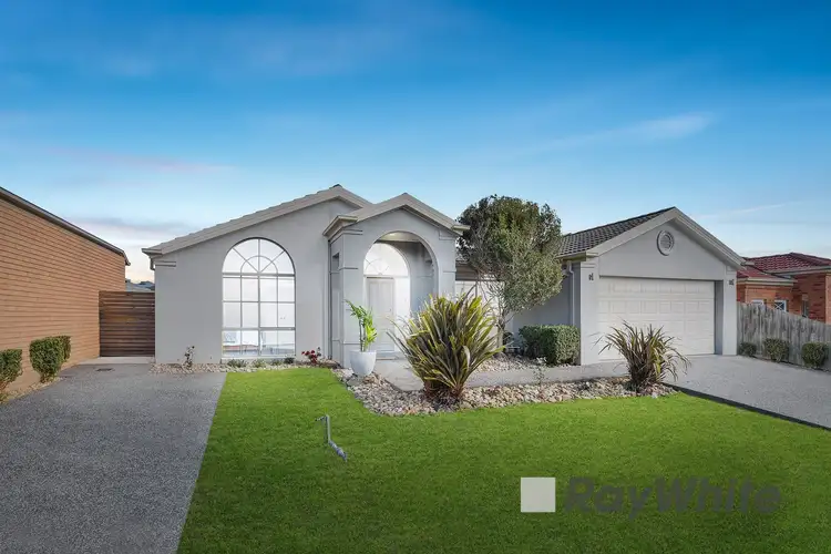 37 Honeyeater Grove, Narre Warren VIC 3805