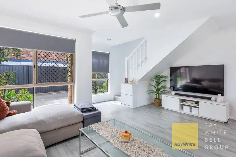 2/152 Frank Street, Labrador QLD 4215