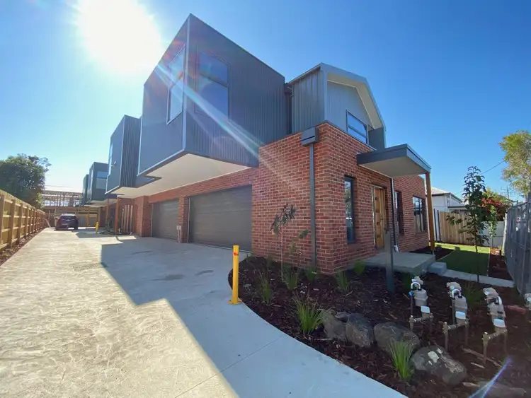 1/30-32 West Fyans Street, Newtown VIC 3220