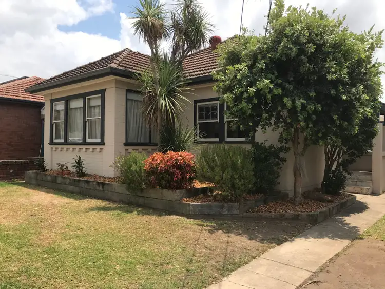 10 Milford Road, Peakhurst NSW 2210