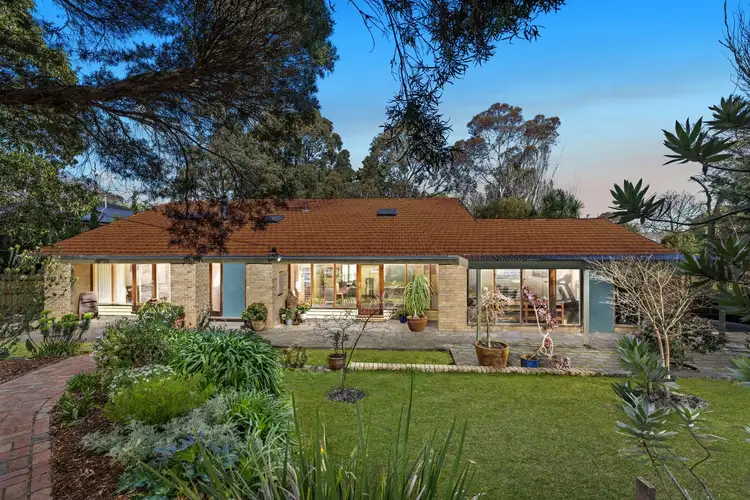 2 Dean Avenue, Mount Waverley VIC 3149