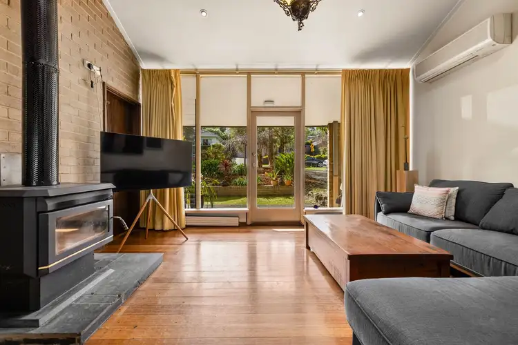 Sixth view of Homely house listing, 2 Dean Avenue, Mount Waverley VIC 3149