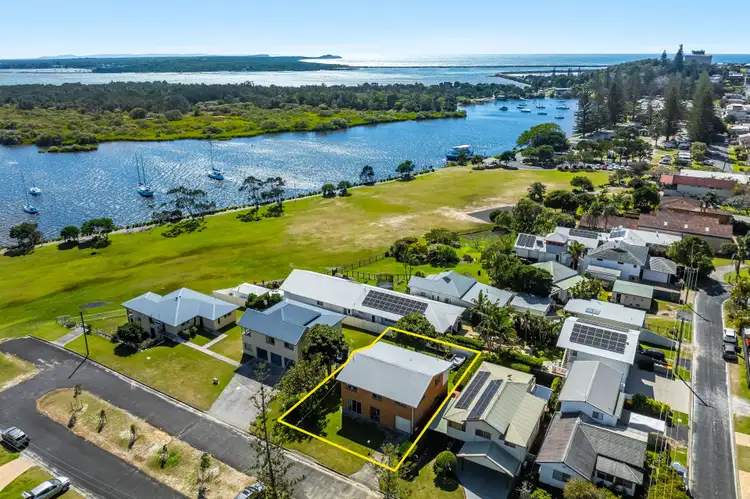 4 Claude Street, Yamba NSW 2464