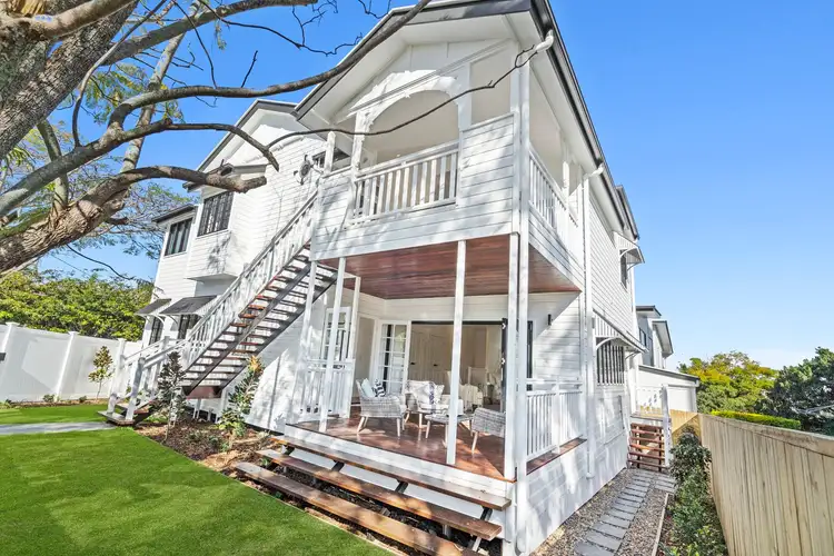 1/327 Cavendish Road, Coorparoo QLD 4151