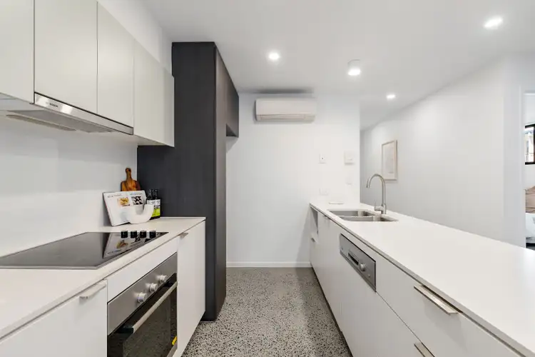 Fifth view of Homely apartment listing, 205/27 Ekibin Road, Annerley QLD 4103