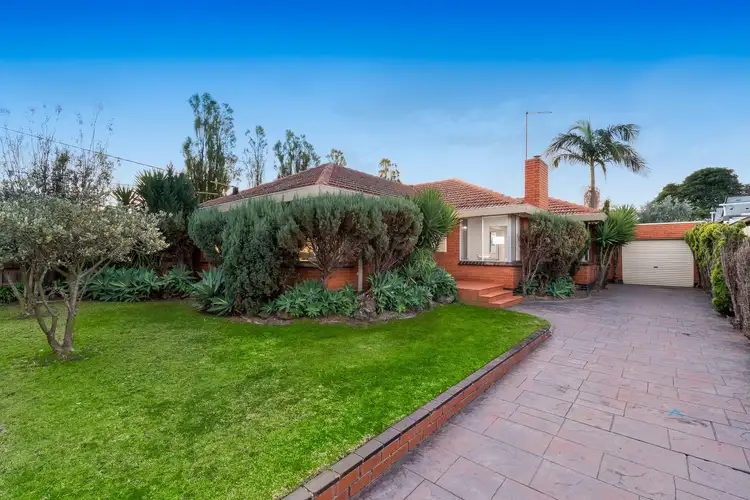 42 Denver Crescent, Mulgrave VIC 3170