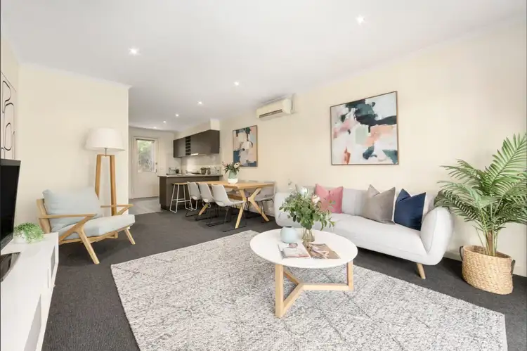 2/10 Rugby Road, Hughesdale VIC 3166
