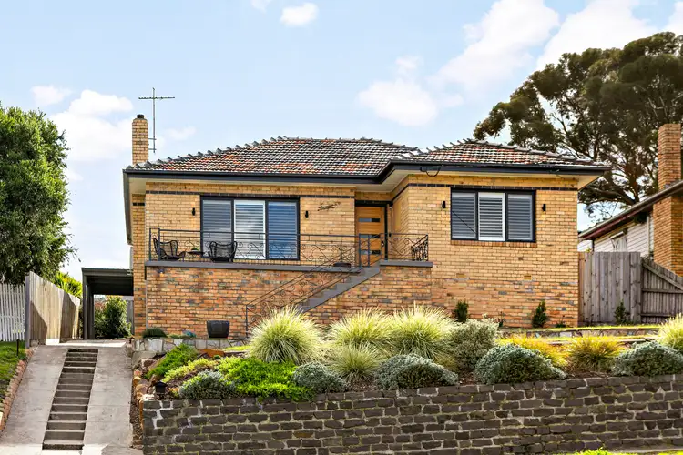 8 Devereaux Street, Oak Park VIC 3046