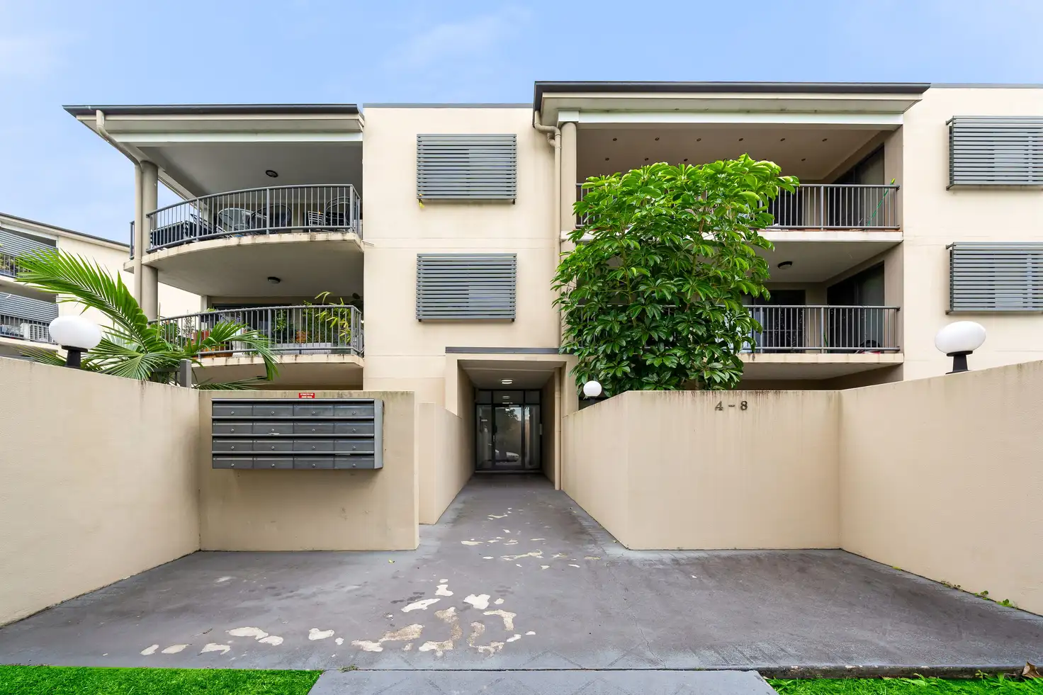 Main view of Homely apartment listing, 21/4-6 Omeo Sreet, Macgregor QLD 4109