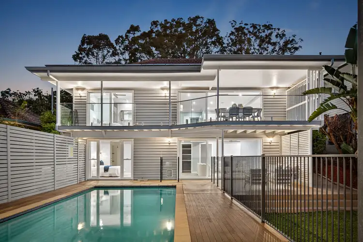 126 Arnold Street, Holland Park QLD 4121