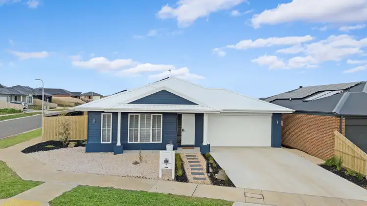 27 Goldstraw Esplanade