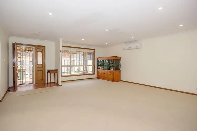 2/13A Reynolds Street, Old Toongabbie NSW 2146