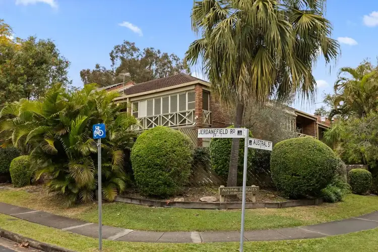 3/1 Jerdanefield Road, St Lucia QLD 4067