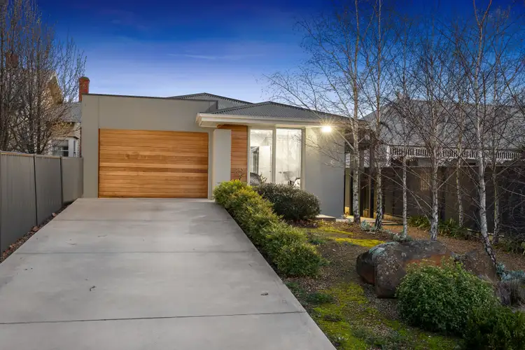 16A Barkly Street West