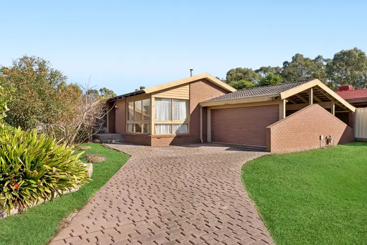 6 Buckmaster Drive