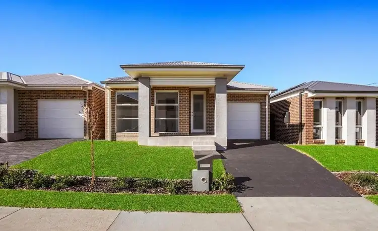 19 Parhelion Street, Austral NSW 2179