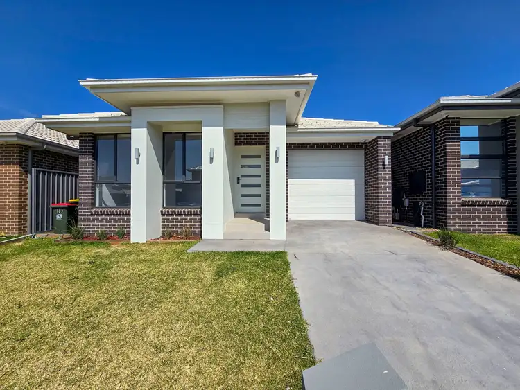 10 Lentil Street, Oran Park NSW 2570