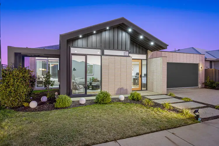 34 Blomeley Drive, Lucas VIC 3350