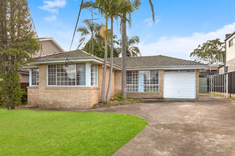 82 Caroline Crescent, Georges Hall NSW 2198