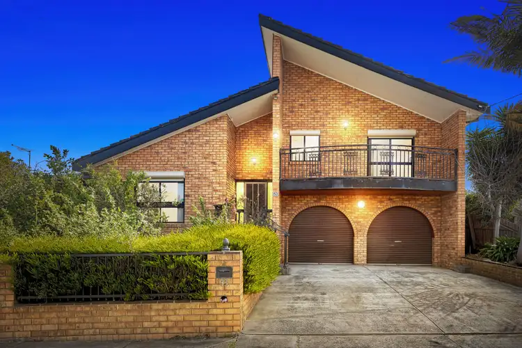 53 Wellington Crescent