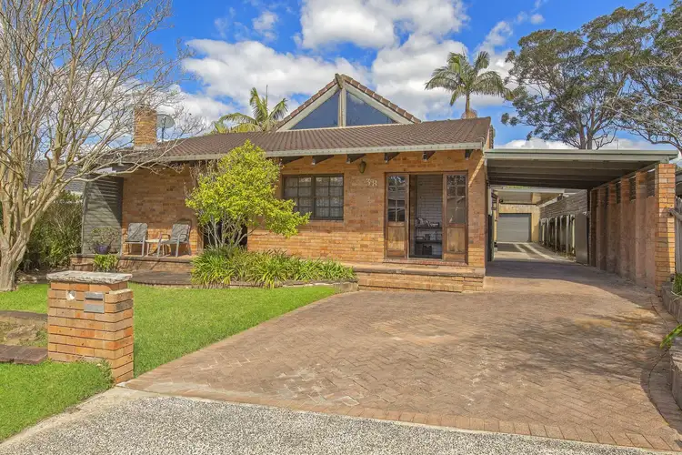 38 Kurraba Parade, Berkeley Vale NSW 2261
