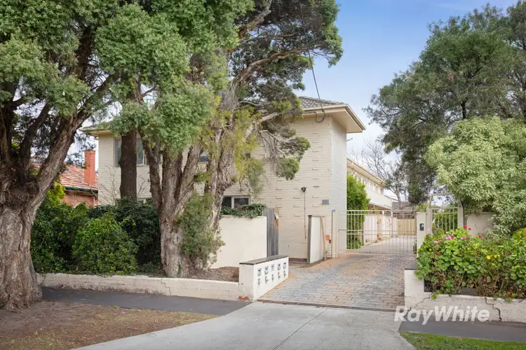 8/22 Kokaribb Road, Carnegie VIC 3163