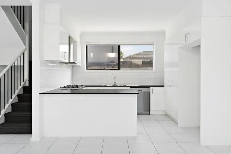 Second view of Homely house listing, 2/5 Lorraine Street, Frankston VIC 3199