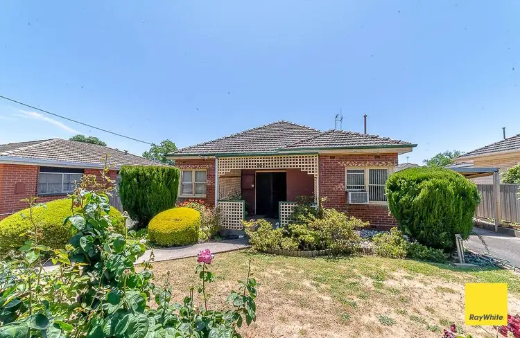 11 Nish Street, Flora Hill VIC 3550