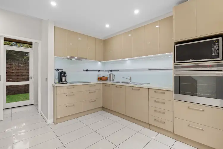 Fourth view of Homely townhouse listing, 4/323-324 Nepean Highway, Edithvale VIC 3196