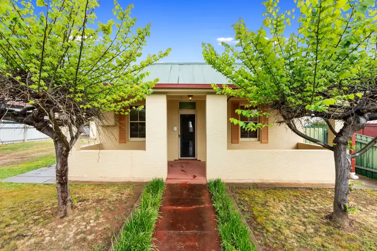 64 Bourke Street, Turvey Park NSW 2650