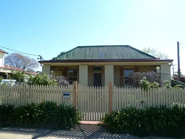 64 Bourke Street, Turvey Park NSW 2650