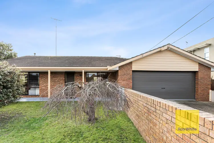 1/24 Percy Street, Newtown VIC 3220