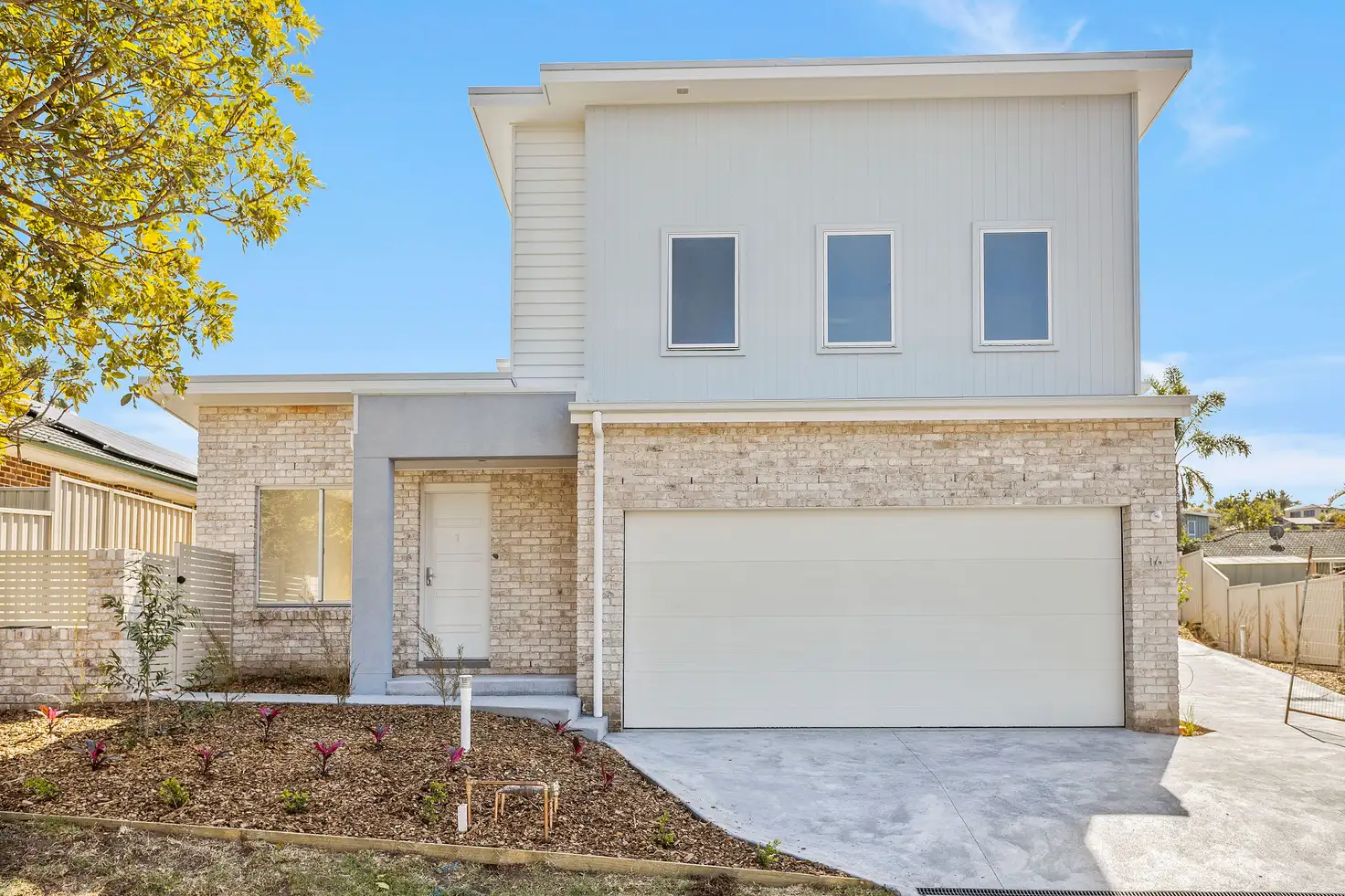 Main view of Homely townhouse listing, 1/16 Baragoot Road, Flinders NSW 2529