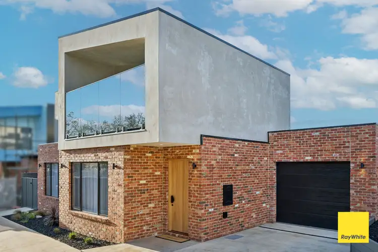 1/54 Sternberg Street, Kennington VIC 3550