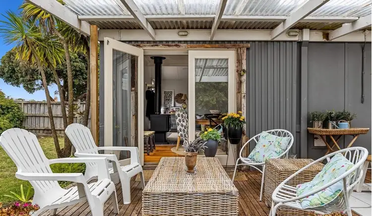 3 The Crescent, Rosebud VIC 3939