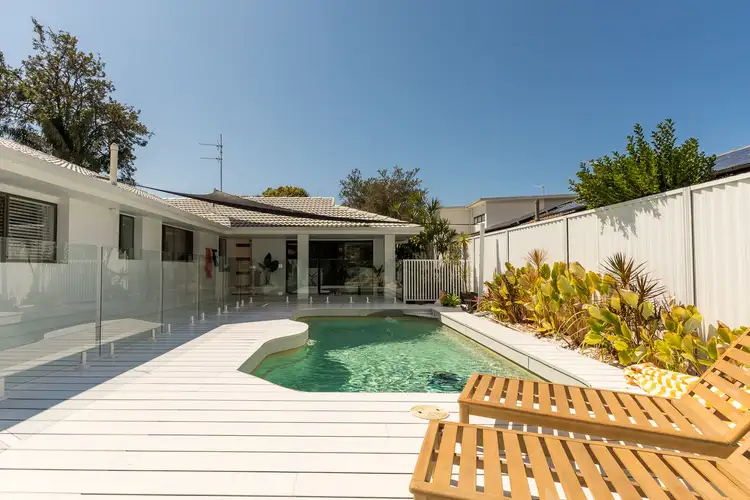 3 Manakin Avenue, Burleigh Waters QLD 4220