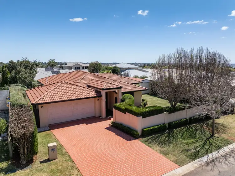 5 Fadden Crescent, Middle Ridge QLD 4350