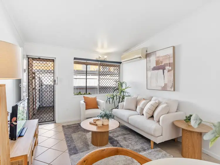 2/11 Crichton Street, Yeerongpilly QLD 4105