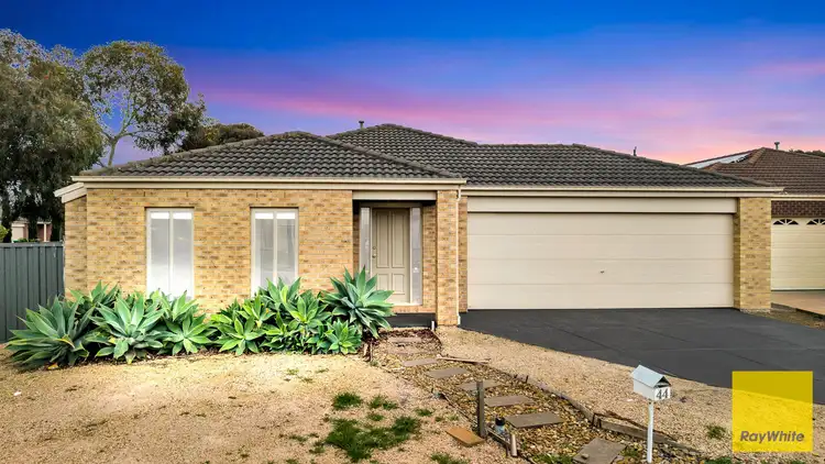 44 Clearwater Rise Parade, Truganina VIC 3029